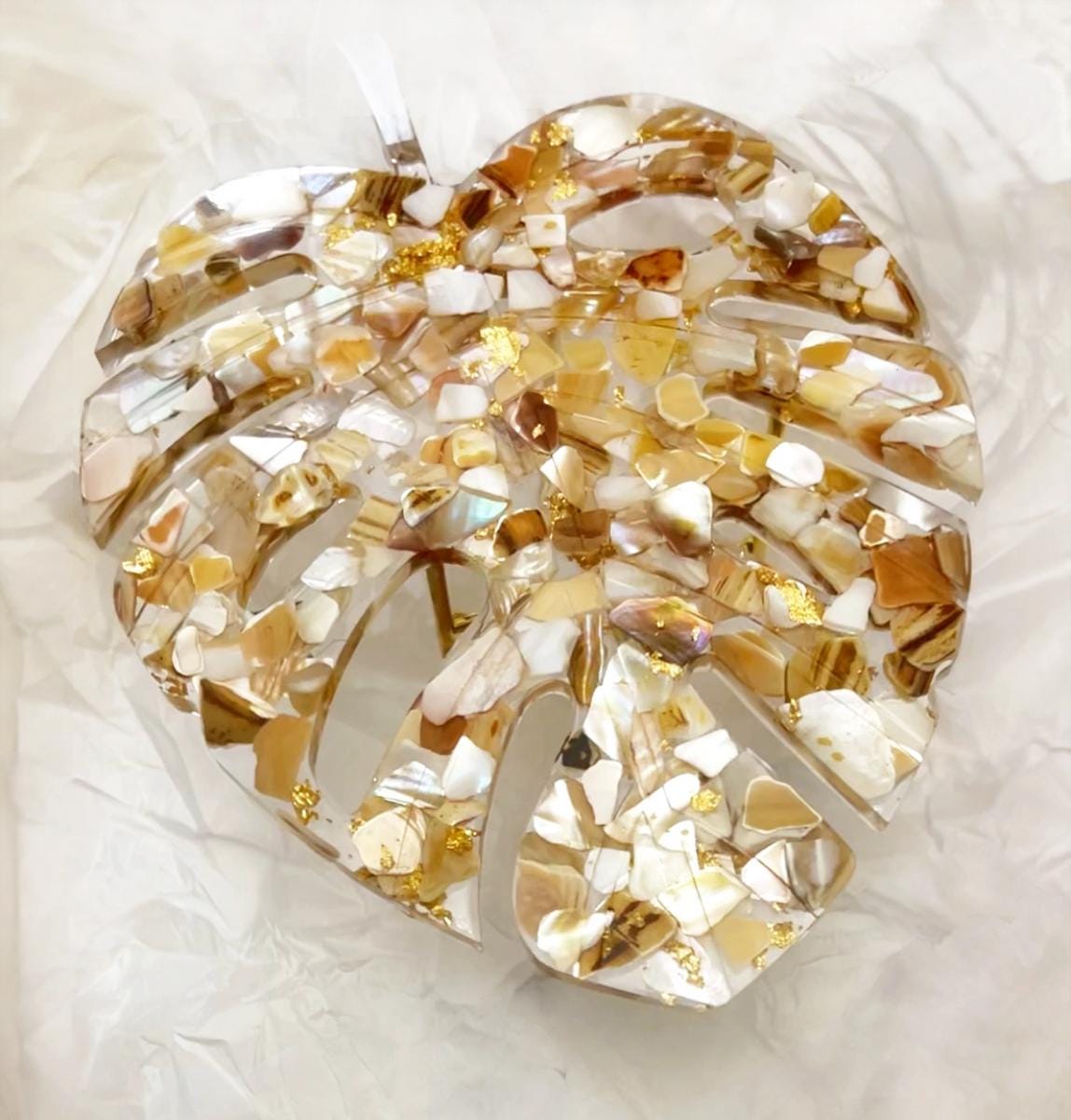 Mother-of-Pearl & Gold Resin Accent - Monstera Leaf Tray