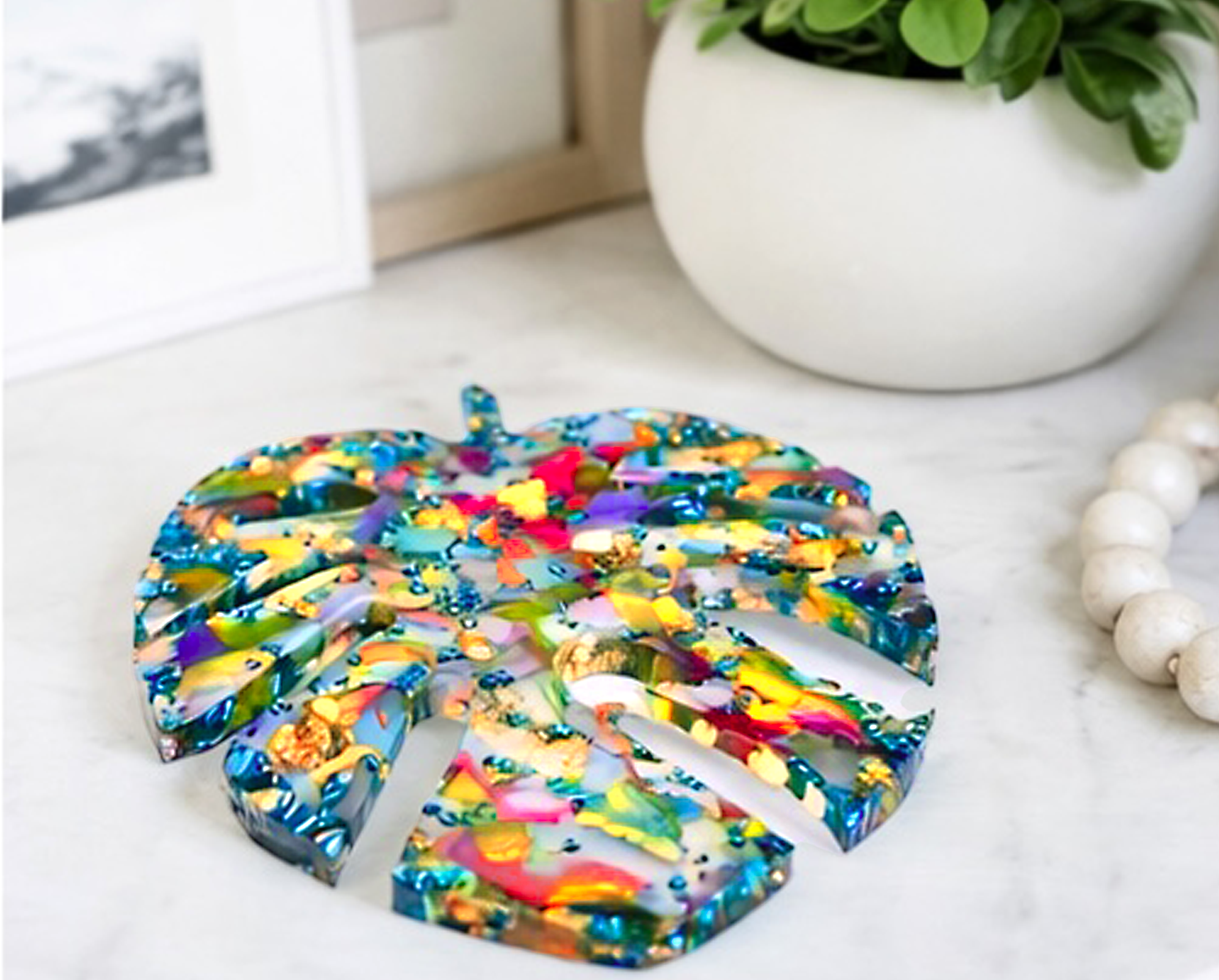 Monstera Leaf Tray – Colorful Resin Catchall Dish, Contemporary Eclectic Home Decor, Tropical Jewelry Tray, Handmade Art Tray